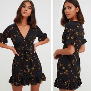 Pretty Little Thing blk floral corset swing dress